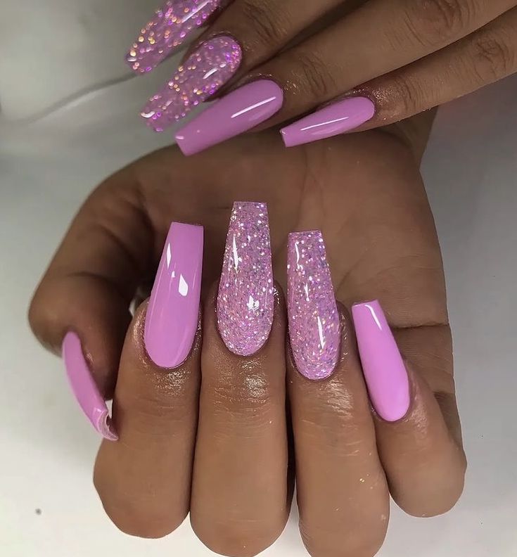 Sparkle and shine with these dazzling light pink glitter nails.  This glamorous manicure is perfect for adding a touch of magic to any occasion. #LightPinkNails #GlitterNails #SparkleNails #NailArt #GlamNails