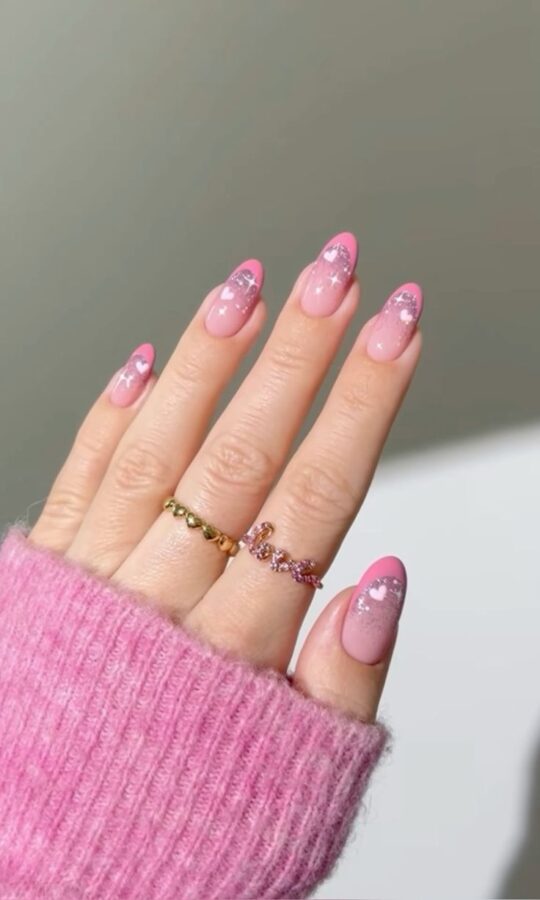 A simple yet effective way to create a mix-and-match look with an accent nail. #EasyNailArt #NailArtInspiration #AccentNailArt #SubtleAndStylish#FebruaryNails