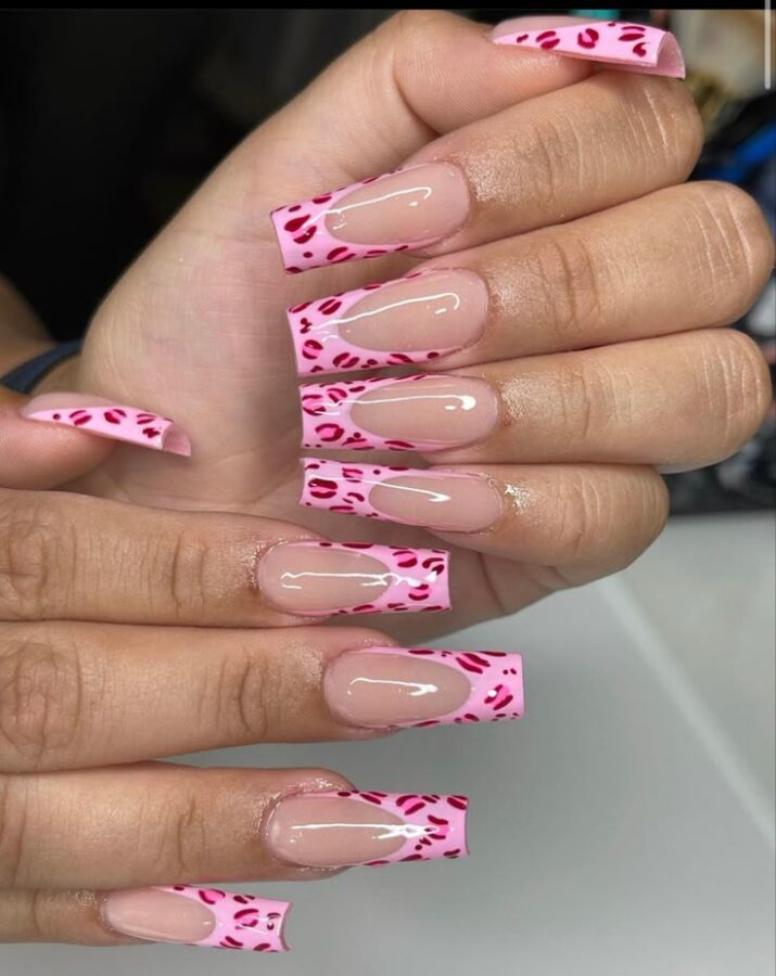 Animal print nails: a bold and trendy choice for your birthday.  #AnimalPrint