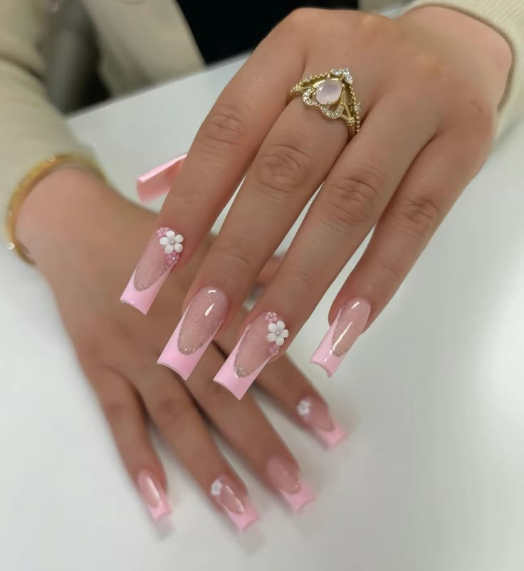 These intricate floral nail designs add a touch of natural beauty and romance to your wedding day attire. #WeddingNailIdeas #FlowerNailArt #BridalLook #BotanicalNails #WeddingPrep