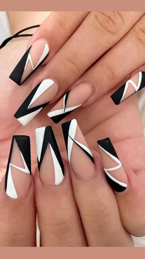 Achieve a smooth and seamless transition of color with these matte ombre gradient nails. #mattenailart #ombretechnique #nailart