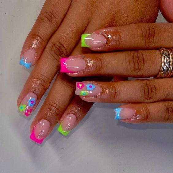 Multi-colored tips: a fun and playful choice for your birthday