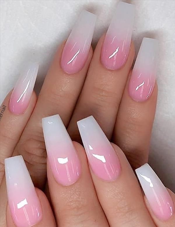 Achieve a subtle and elegant look with these beautiful ombre nails, perfect for your wedding day. #OmbreNails 