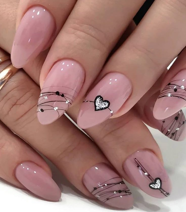 Celebrate your birthday with minimalist chic with these simple line art nail designs. #LineArtNails  #MinimalistNails 