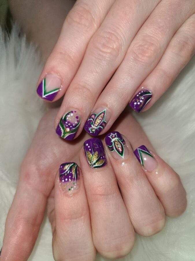 #MardiGrasNails  #MardiGrasElements #FestiveNails 